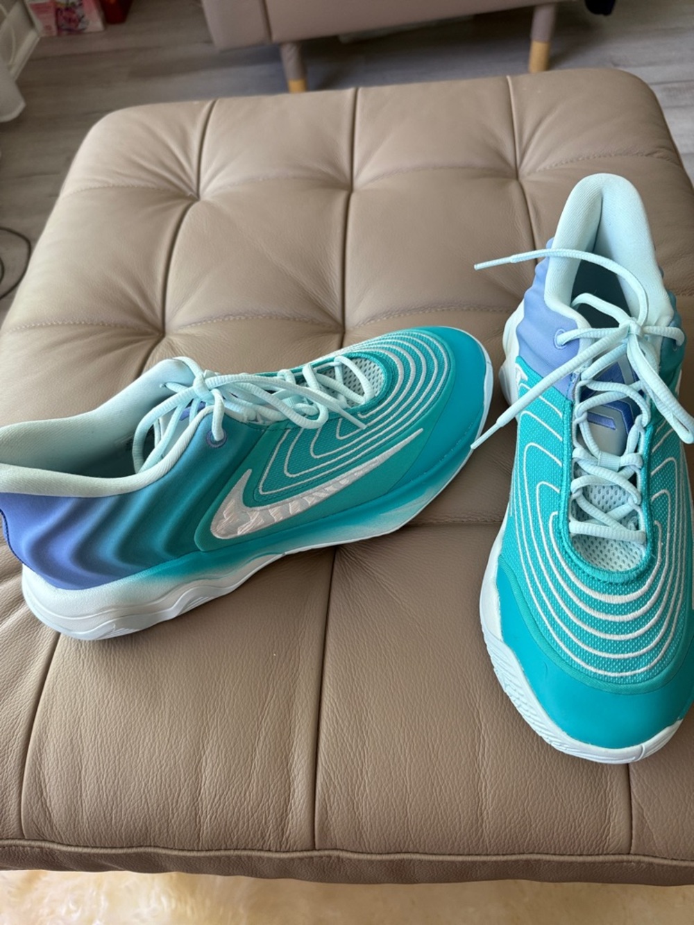 NWT Nike Sky Teal-Blue Athletic Shoes size 10,5